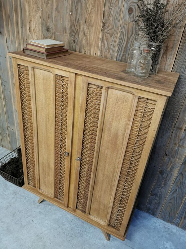Armoire en chêne et rotin – Image 2