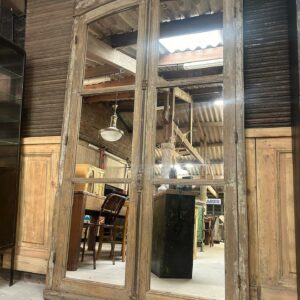 miroir ancien bâti de fenêtre