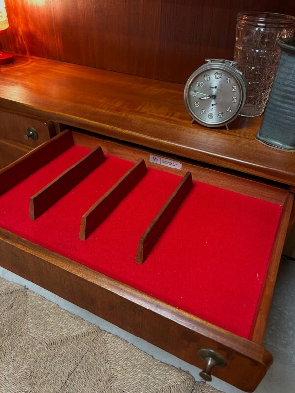 Meuble vitrine Mc Intoch – Image 4