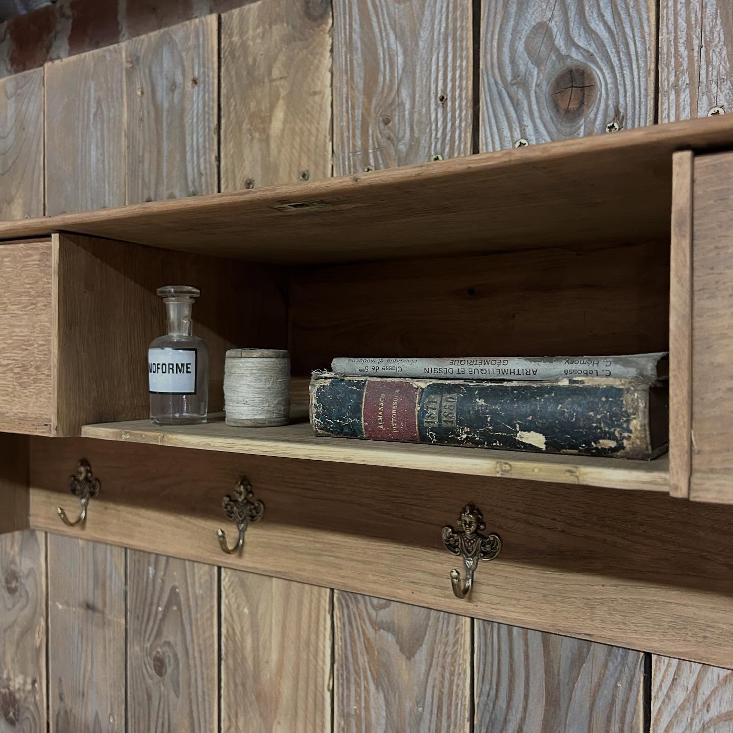 étagère murale en chêne