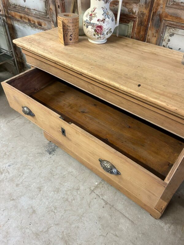 ancienne commode en orme