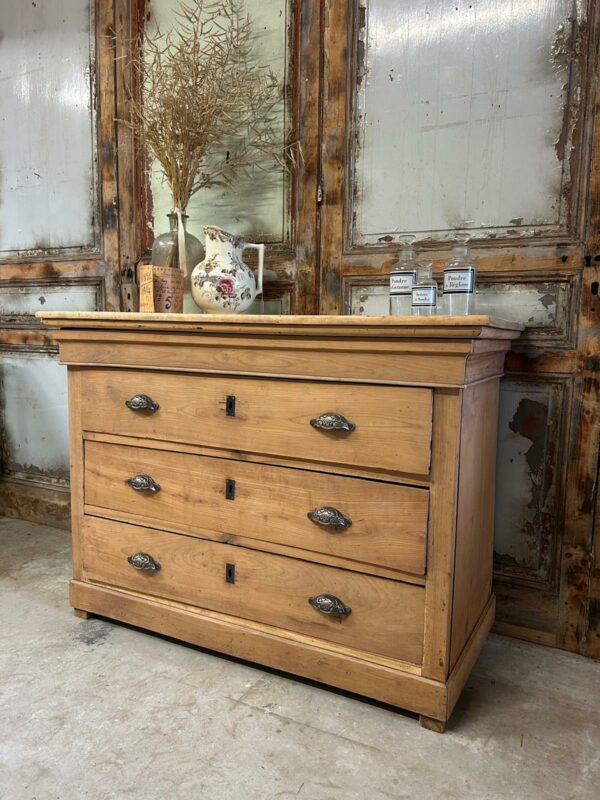 ancienne commode en orme