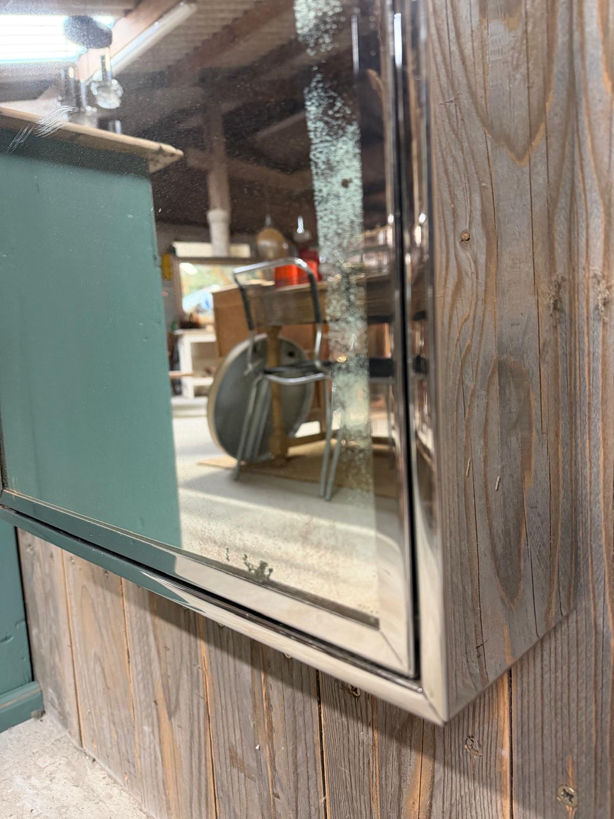 Armoire vintage chromée – Image 9