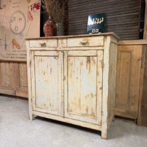 meuble parisien patiné