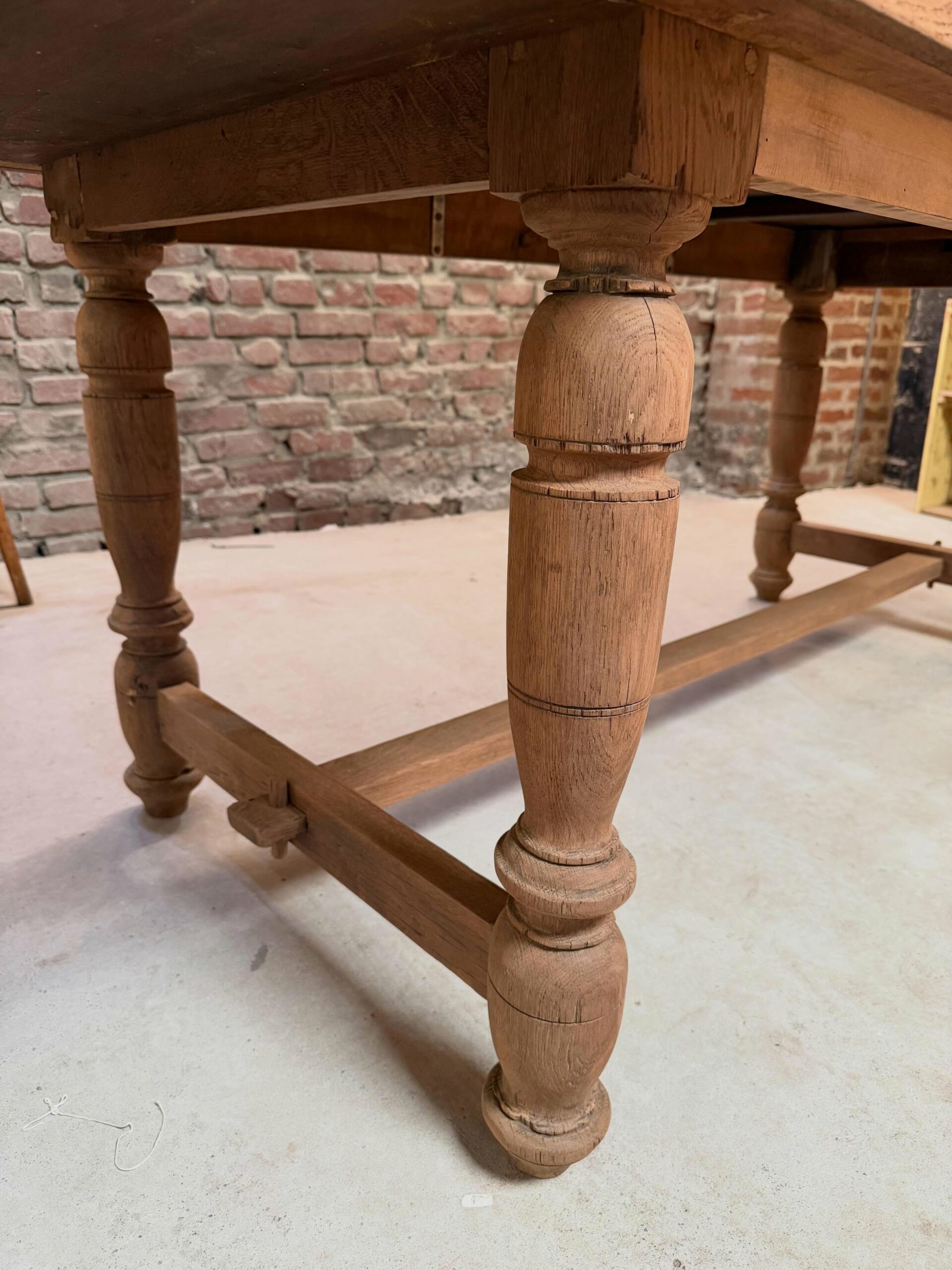 Table de ferme rustique – Image 5