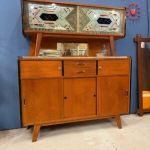 Ancien vaisselier vintage