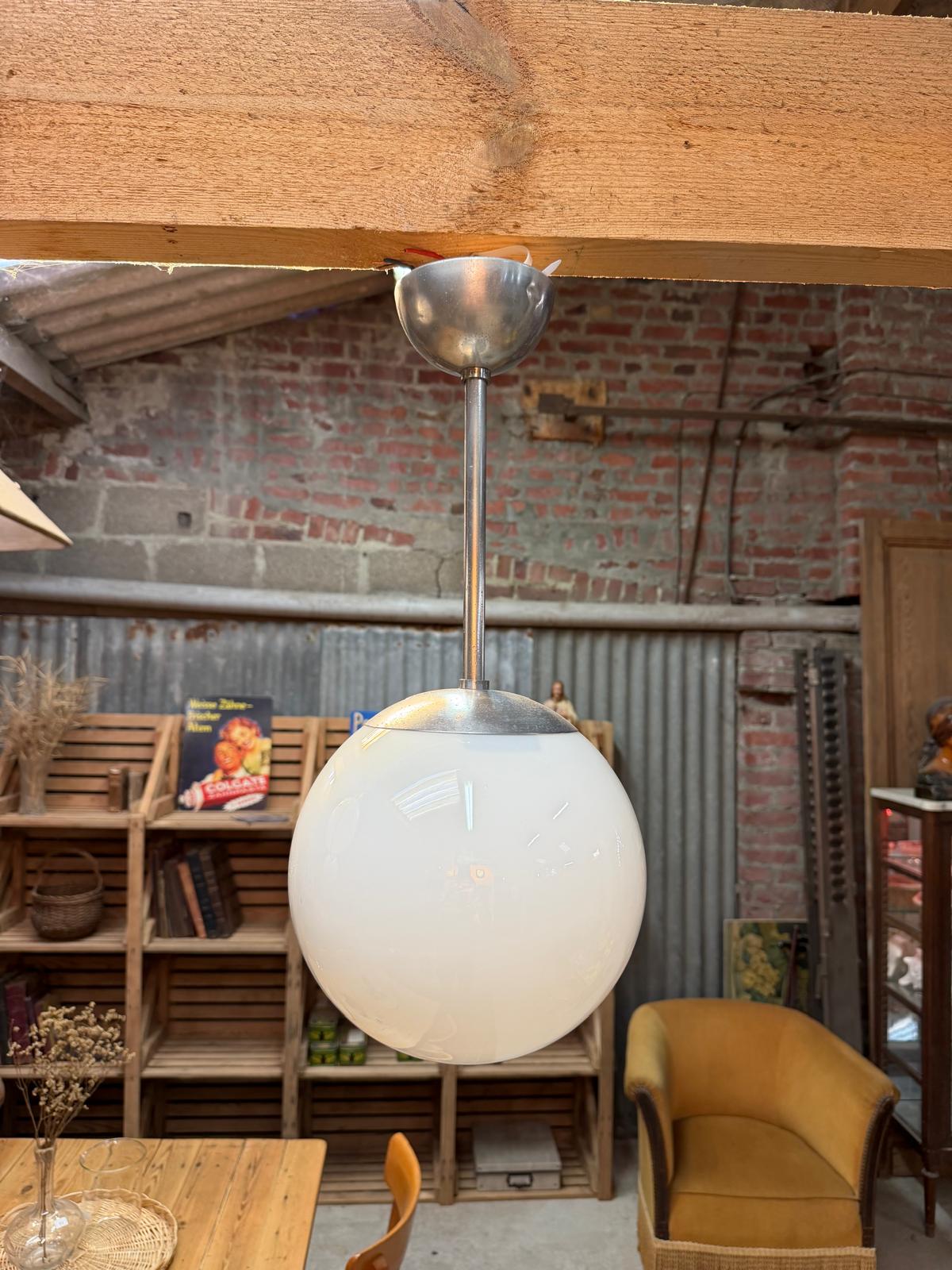 Suspension boule opaline